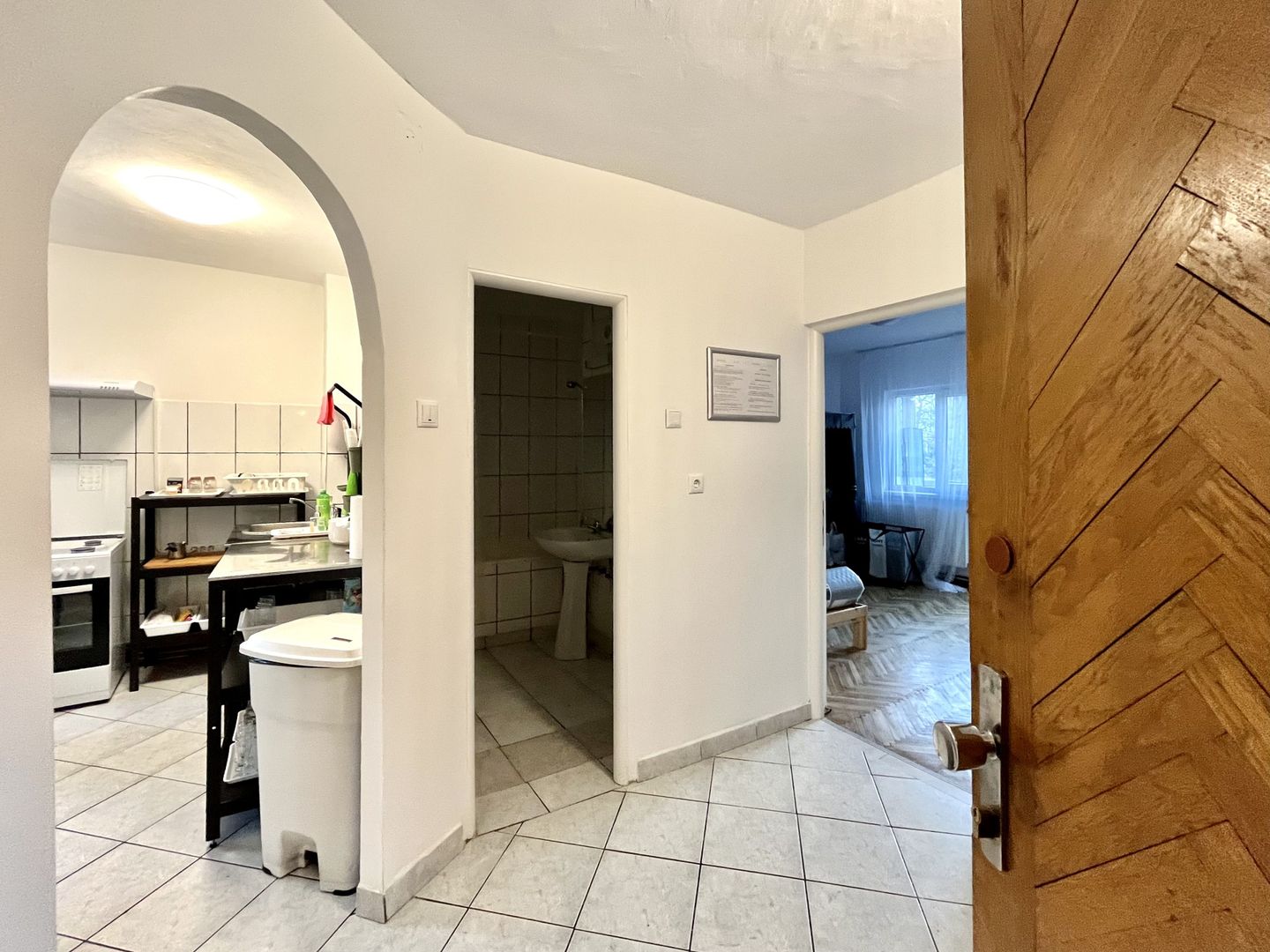 Apartament 3 camere, 2 bai, etajul 1,  in  zona Aradului - Piața Verde - Poză 16
