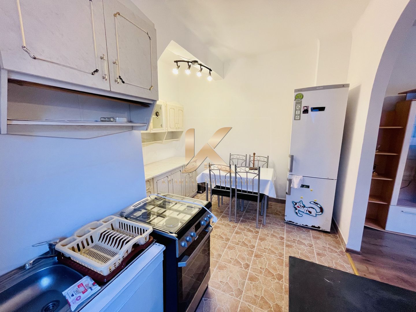 Casa 3 camere , 74 mp , loc de parcare Zona Ultracentrală! Negociabil - Poză 9