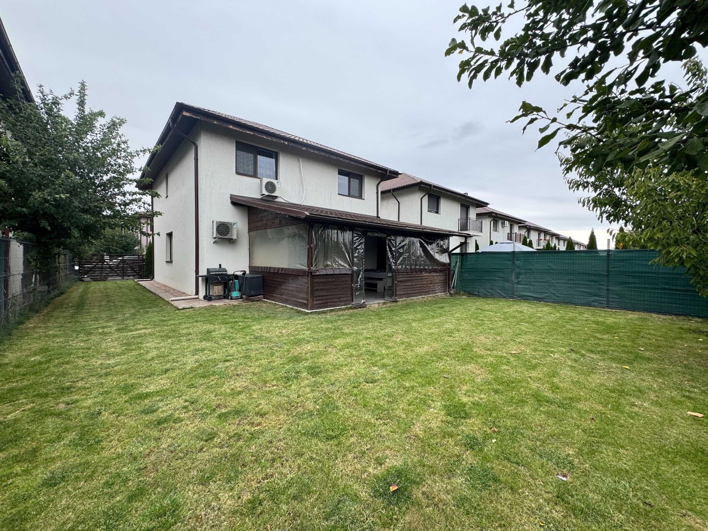 Casă de închiriat Odai-Otopeni| curte 300 mp | panouri fotovoltaice - Poză 1