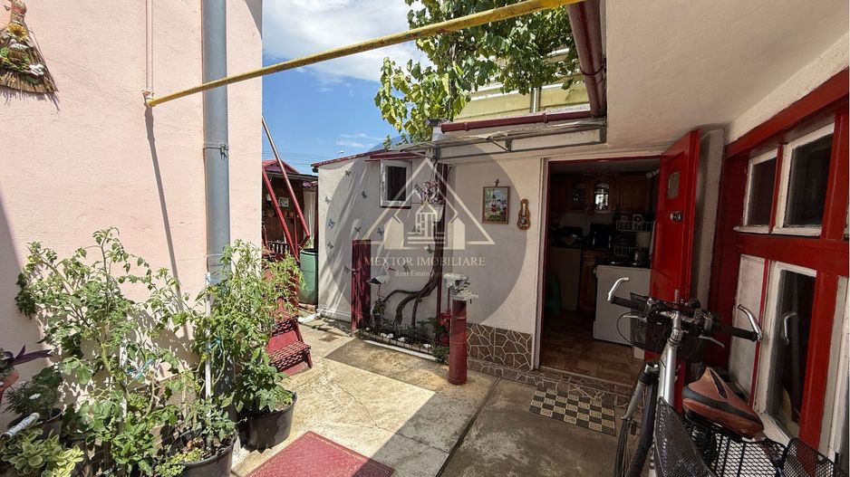 Apartament la casă de 2 camere, Medias - Poză 13