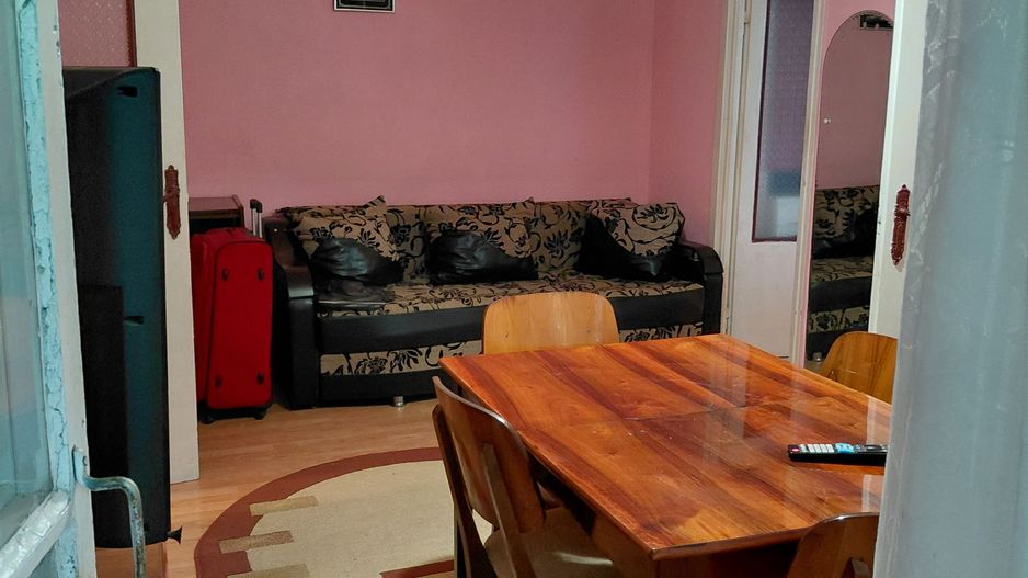Apartament cu 2 camere Tiglina 1,et.2,strada Saturn zona pietei - Poză 2