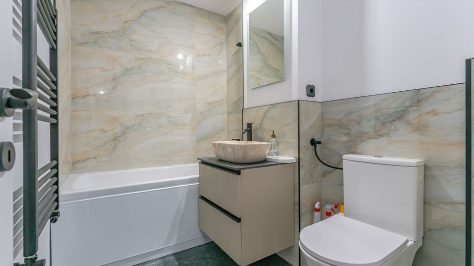 Chirie 2 camere Astra Brașov: 57 mp, AC și două balcoane închise - Poză 13