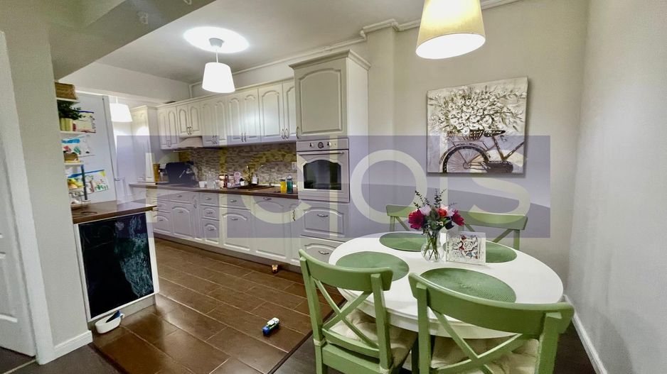 VANZARE APARTAMENT 3 CAMERE 74MP RENOVAT TRAPEZULUI PARCARE INCLUS - Poză 2