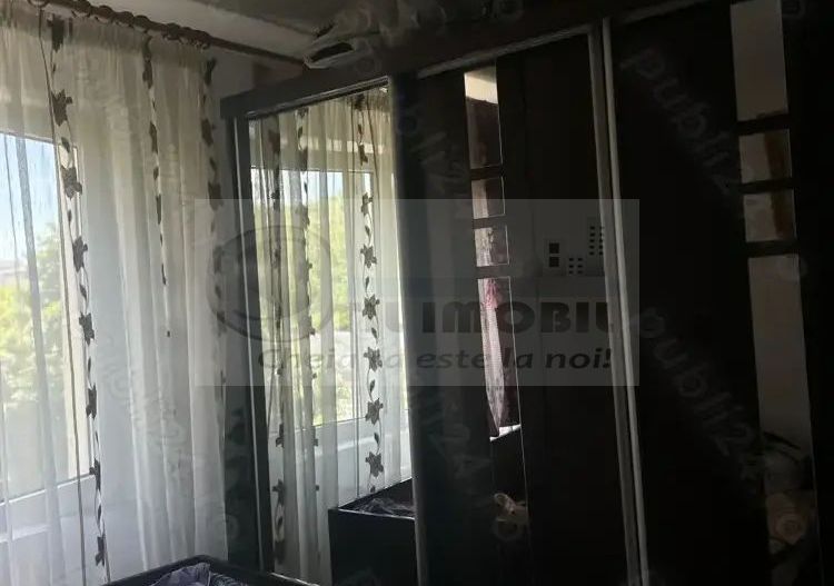 Ap cu 3 camere în Păcurari,izolat+geam la baie 108.000 euro negociabil - Poză 8
