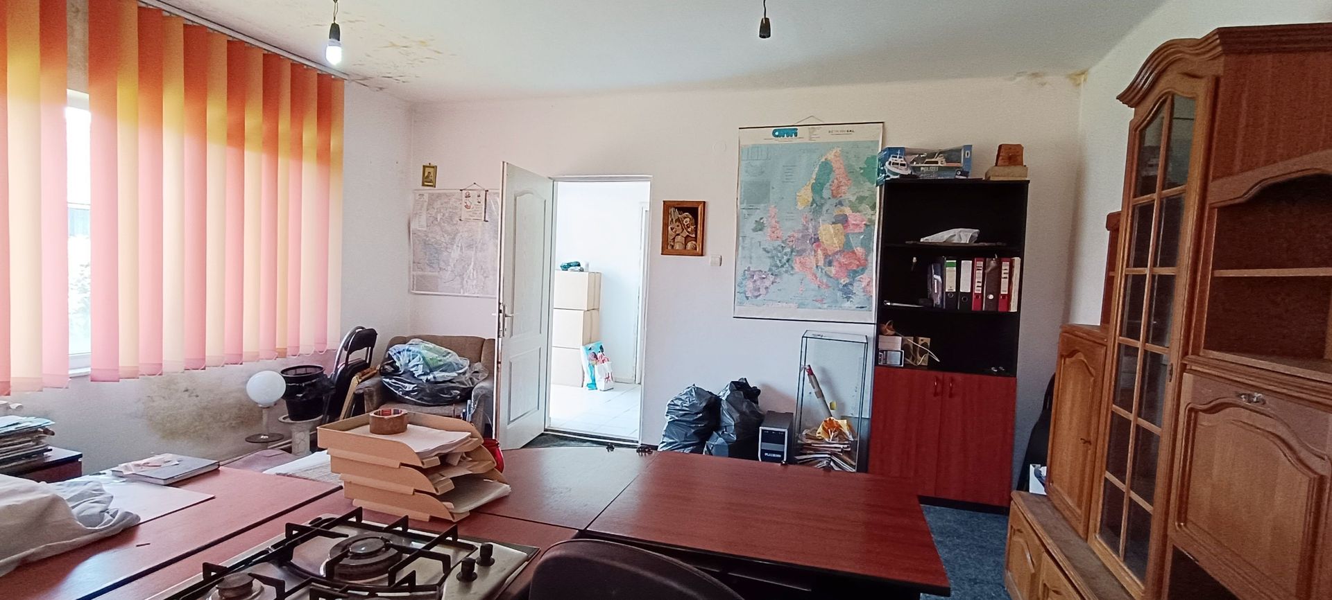 Casa si teren de 916mp in Sacele,cu front la B-dul Brasovului - Poză 2