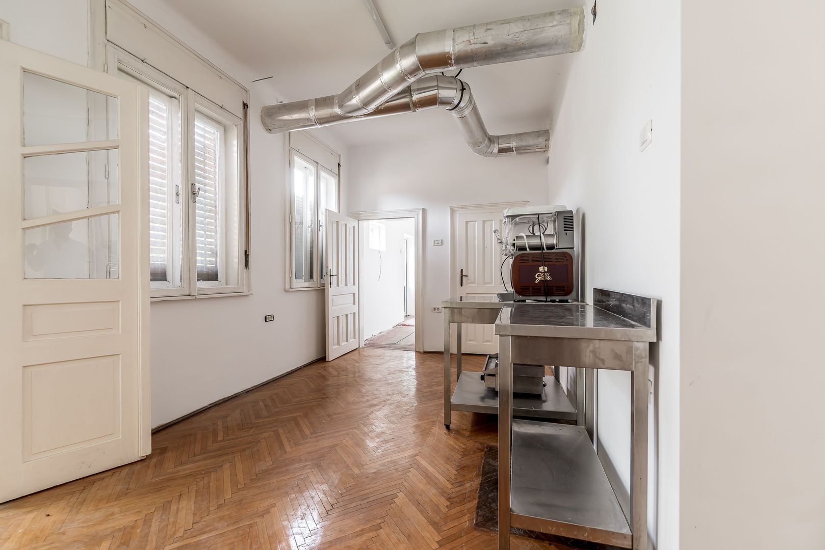 Casa cu potential multiplu cu teren generos pe strada Dunarii - Poză 12