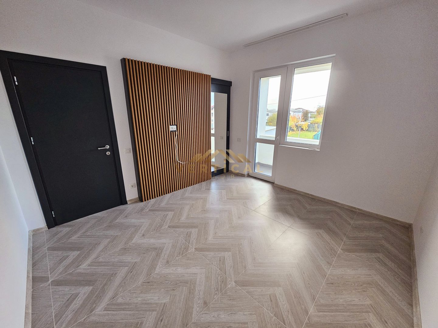 Vila la intrare in comuna Berceni - Poză 15