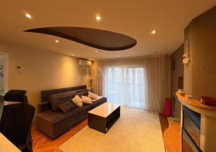 Apartament cu 3 camere, mobilat modern, 2 balcoane și parcare. - Poză 3
