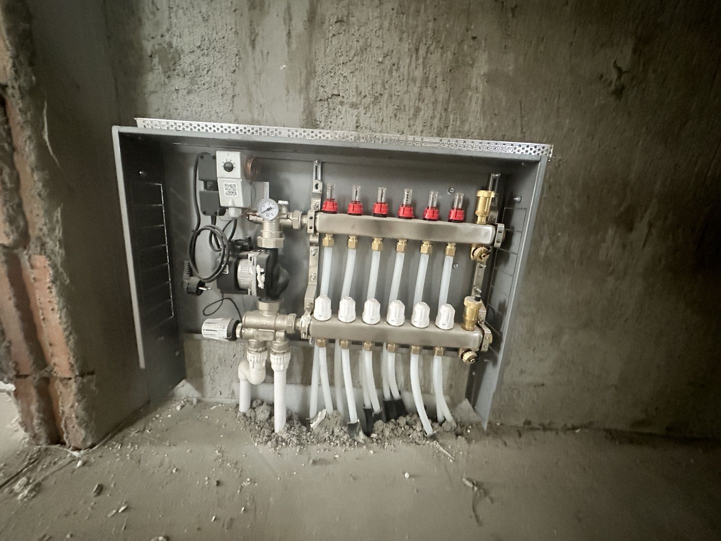 CASA INSIRUITA - BRAGADIRU 4 CAMERE, TOATE UTILITATILE, COMISION 0% - Poză 9