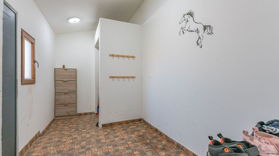 Casa insiruita compusa din 4 camere in Sanpetru - Poză 18