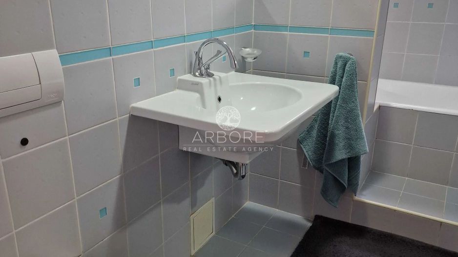 Apartament spațios cu 4 camere în zona Decebal - Poză 8