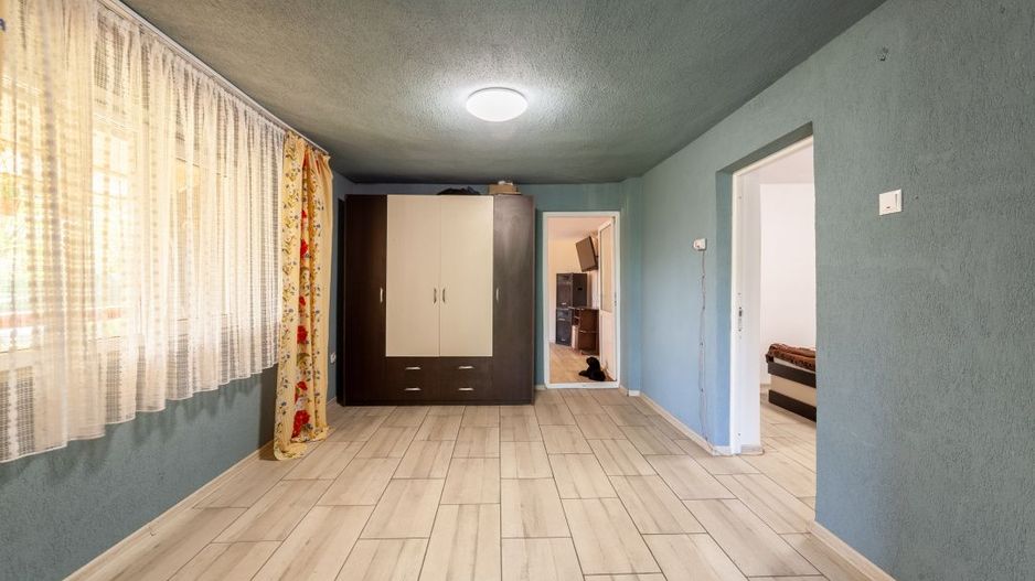 Casă renovată 2022, 3 camere, 1034 mp teren, încălzire în pardoseală - Poză 8