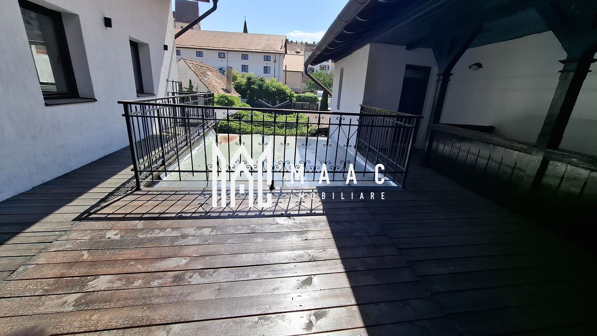 Pensiune 12 camere de închiriat | Central, Sibiu | terasă - Poză 36