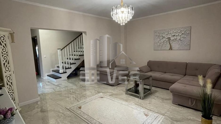 Casa tip duplex la 5 minute de Baza Sportiva. - Poză 4