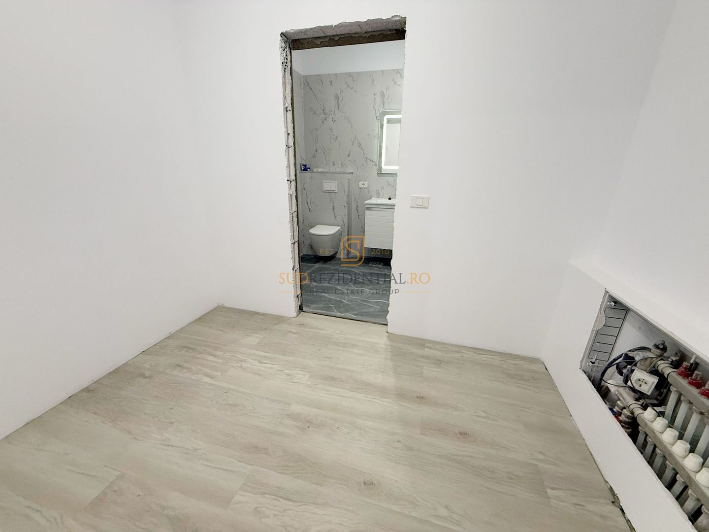 Vila individuala cu 5 camere / 3 bai / dressing / teren 343 mp - Poză 12
