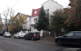 Vilă Exclusivistă în Domenii – Cartier Elegant și Liniștit - Poză 2