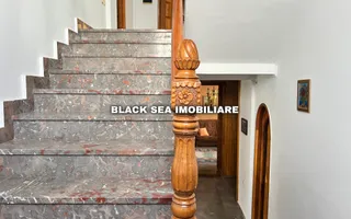 Vila 7 camere D+P+1+M - Gaze - 2 Garaje - 50m de plaja - Ocazie Unică - Poză 16