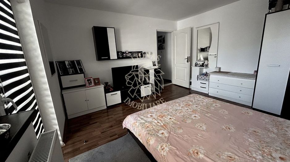 Apartament decomandat 3 camere 95 mp+4 balcoane-dressing-Zona Pompieri - Poză 2