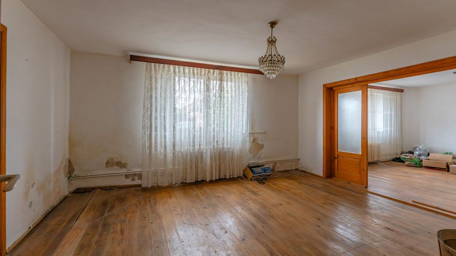 Casă individuală de renovare în Bod, Brașov - Poză 6