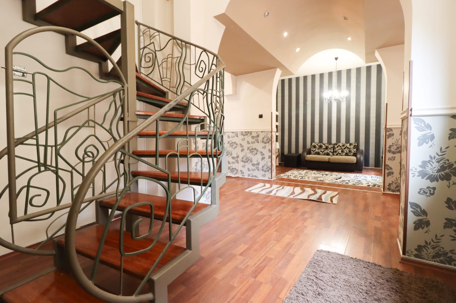 URGENT!, SOLIDA, CONSOLIDATA, BINE COMPARTIMENTATA, CURTE, NEGOCIABIL - Poză 3