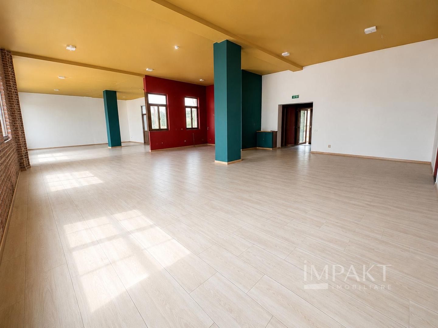 DE ÎNCHIRIAT | Spațiu comercial / EROILOR – 184 mp - Poză 1