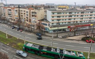 De închiriat -Apartament 3 camere, decomandat, zonă centrală - Poză 5