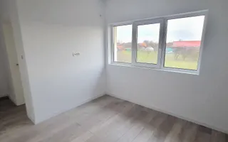 Duplex de vanzare cu 4 camere,2 bai,250 mp teren-Mosnita Veche zona Centrala. - Poză 13
