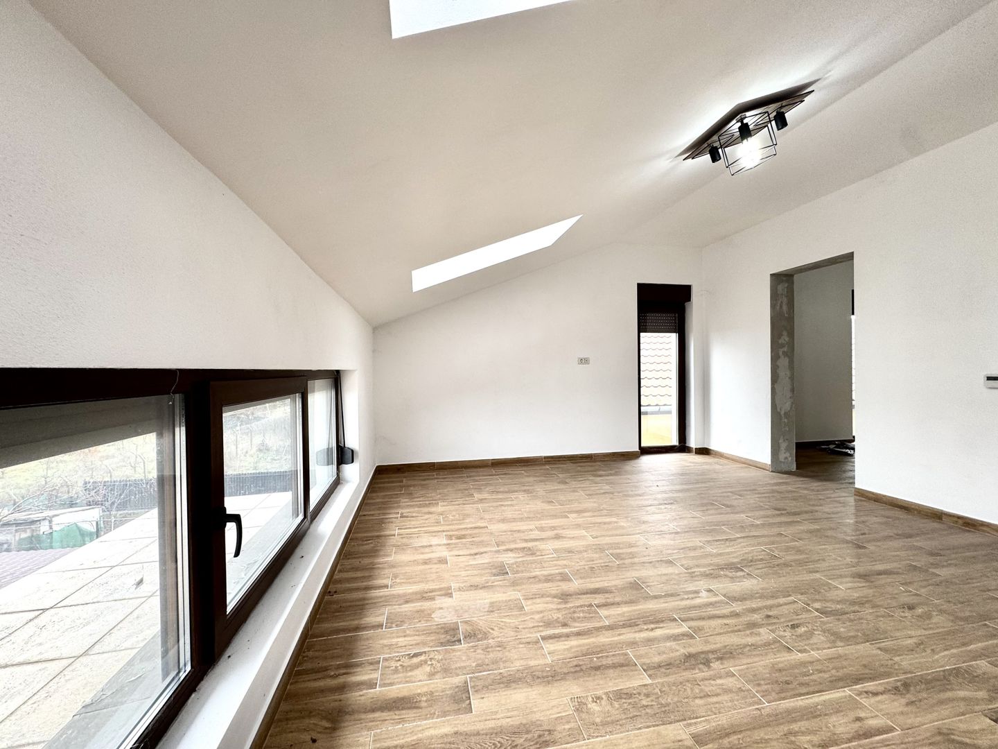 Duplex spațios, prima închiriere, in zona Lunei - Poză 15