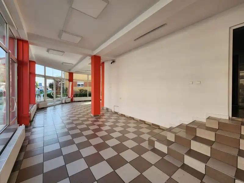 Spatiu comercial de inchiriat in zona Cetate, Alba Iulia - Poză 2