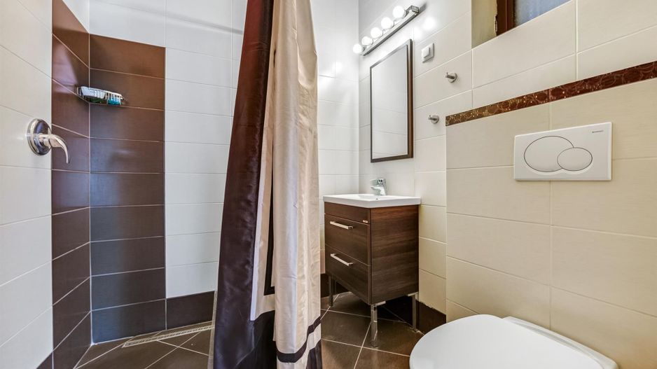 Casa pe 3 niveluri | Terasa cu priveliste | 3 parcari | Pozitie centrala - Poză 31