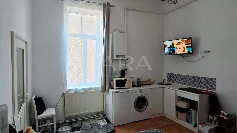 Eleganță istorică: Garsonieră în clădire interbelica! - Poză 3