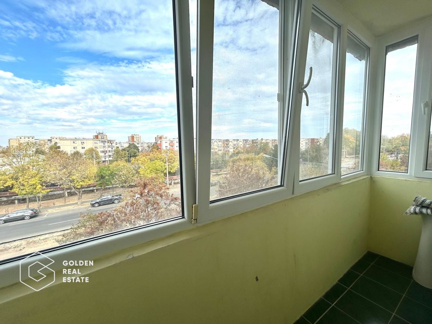 Apartament cu 3 camere, etaj 3, zona 300 Micalaca - Poză 14