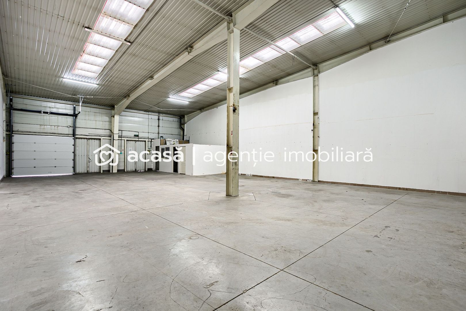 Hala Arad 227 MP - Poză 1