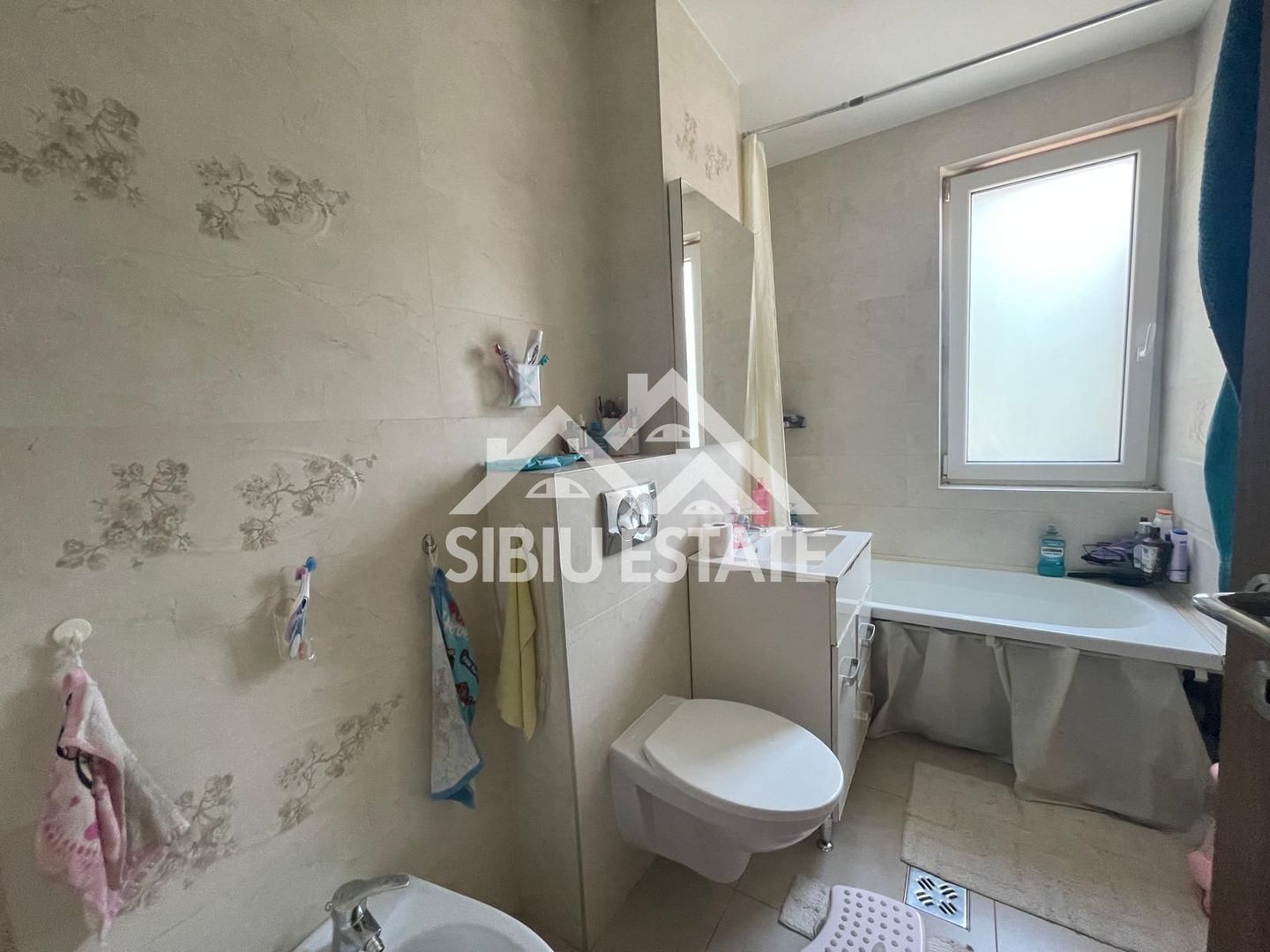 Apartament 3 camere cu grădină 100 mp.  loc de parcare-Calea Cisnadiei - Poză 8