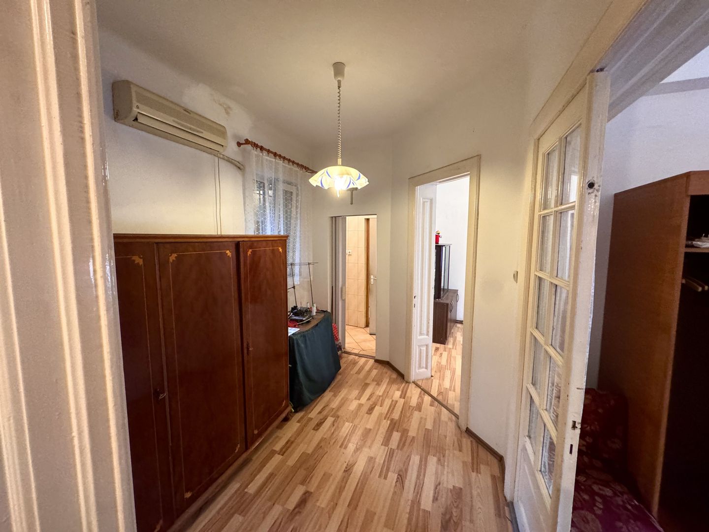 Apartament în Vila Interbelica | Centrală proprie - Poză 1