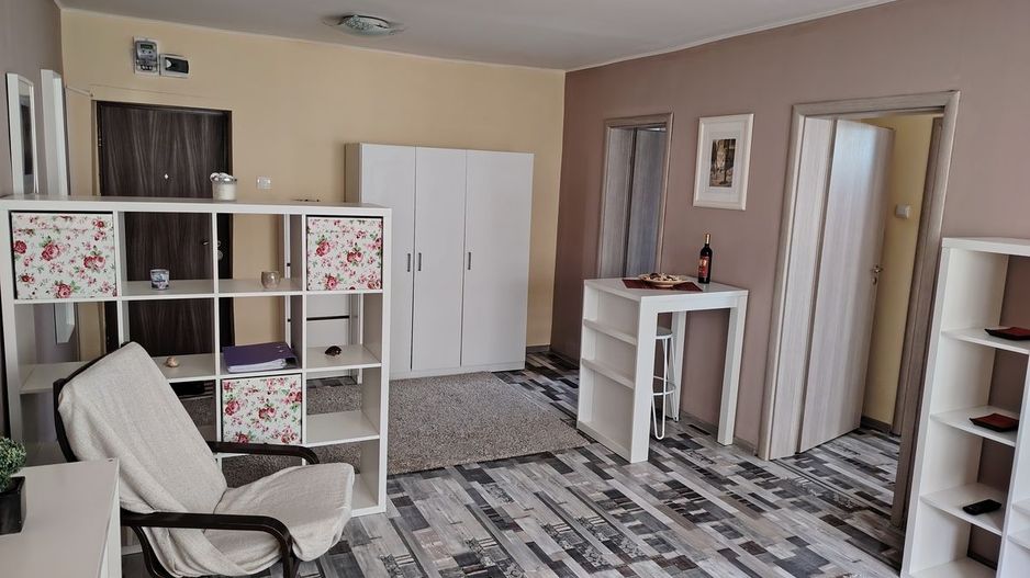 Vanzare Apartament 2 camere, 50 mp, etajul 5/10, metrou Favorit - Poză 1