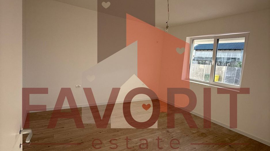 Bloc Nou. Gradina proprie de 103 mp si 2 locuri de parcare inscrise in CF. - Poză 6