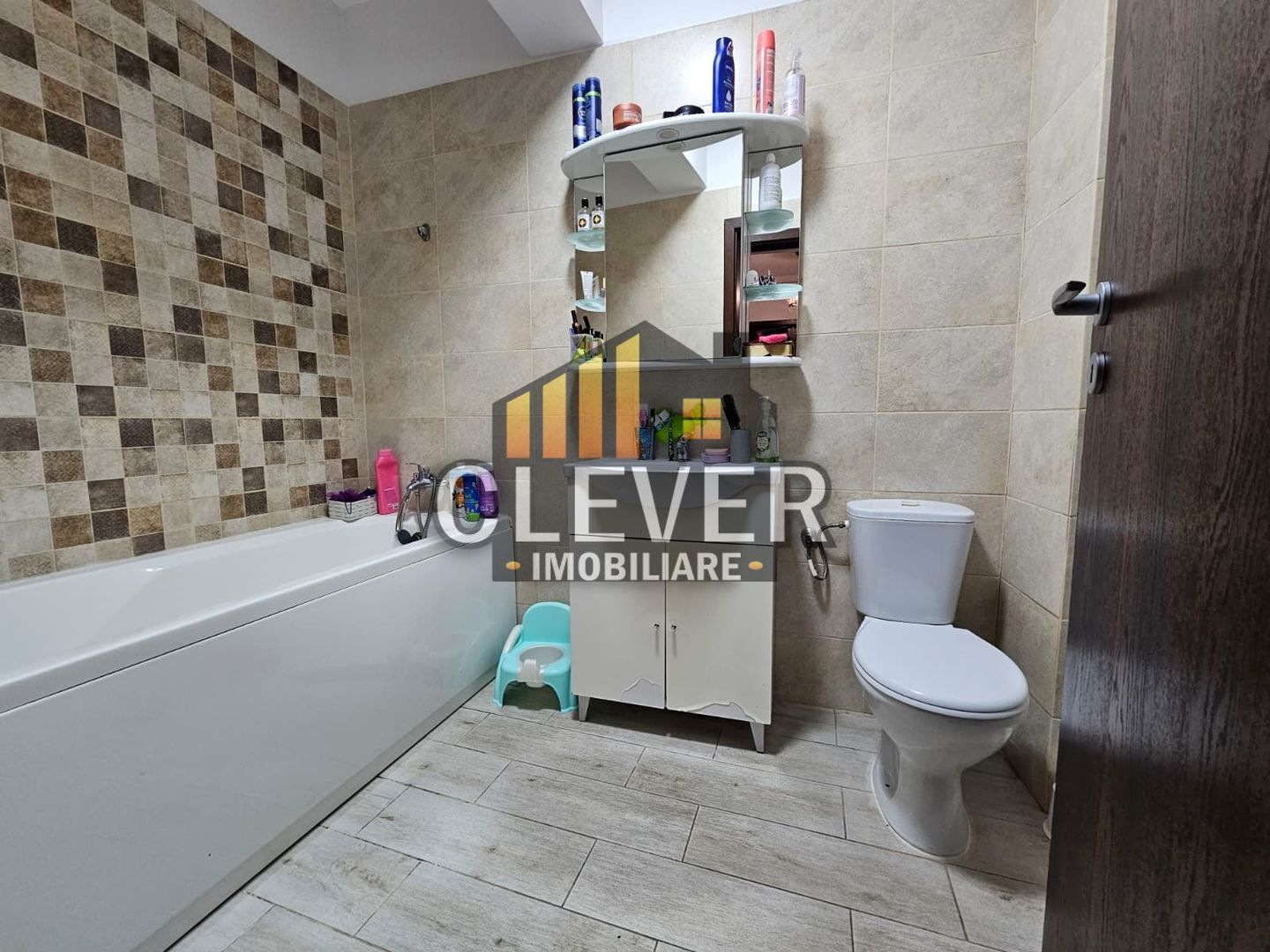 Apartament 2 camere Mobilat Utilat Loc de parcare Curte 60mp - Poză 8