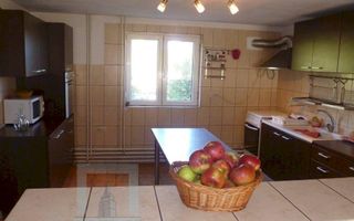 Pensiune 17 camere - zona Bran - Poză 9