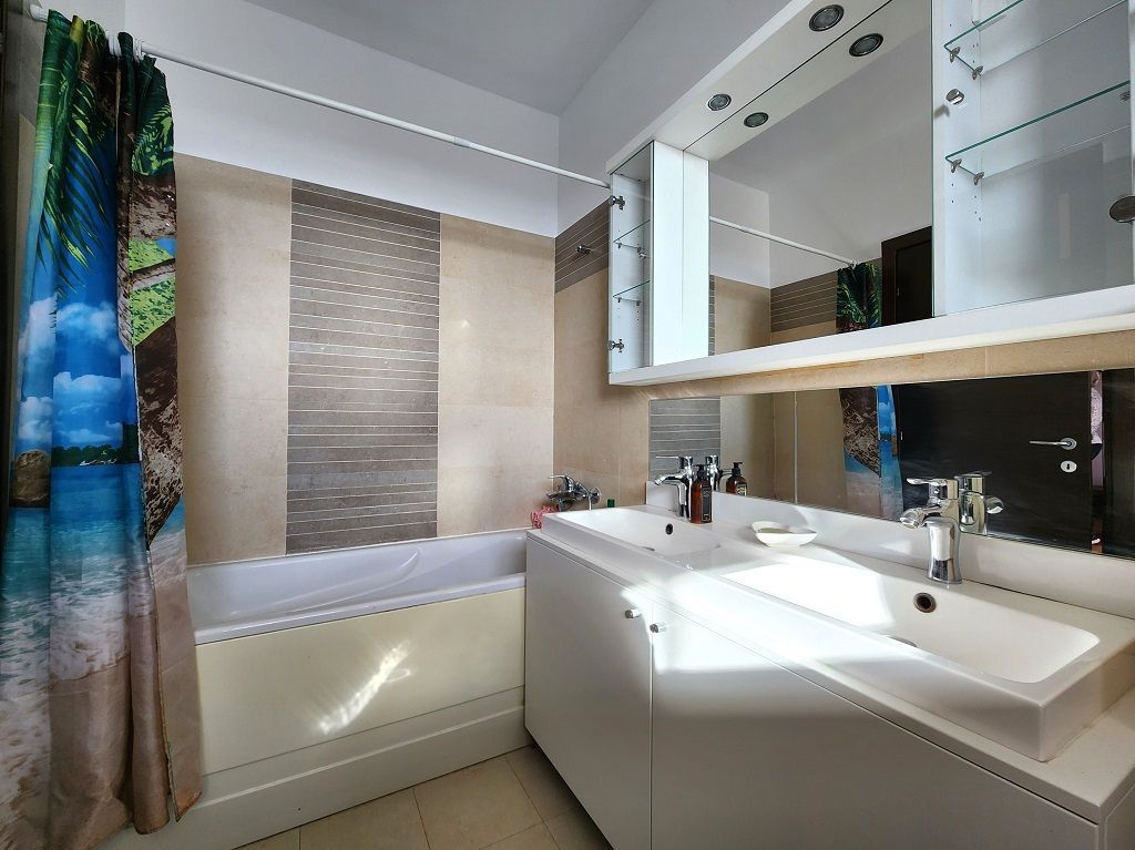 Inchiriere 4 camere Pipera 191 mp, etaj 3/3, 2 locuri de parcare - Poză 11