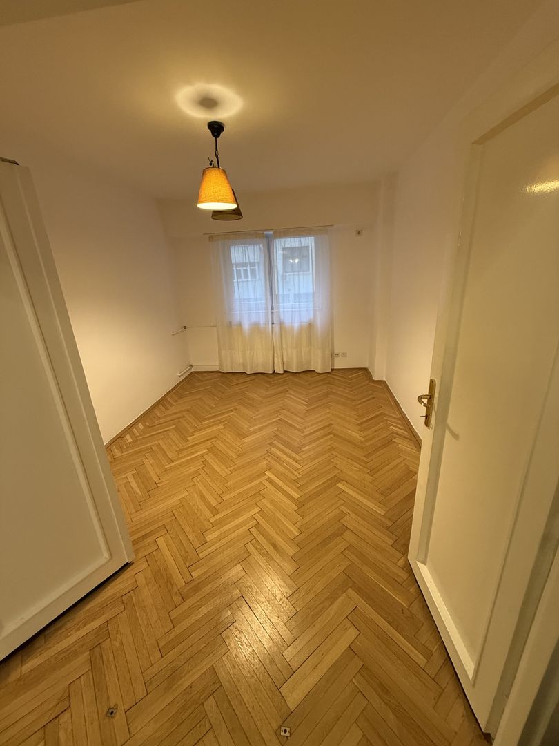 Apartament elegant I Piață Universitatii I 106 MP I 5 minute Metrou - Poză 4
