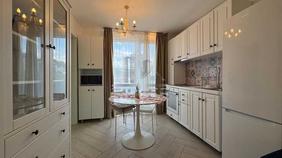 Apartament cu 2 camere/parcare subterana/Terasa/zona Eroilor. - Poză 2