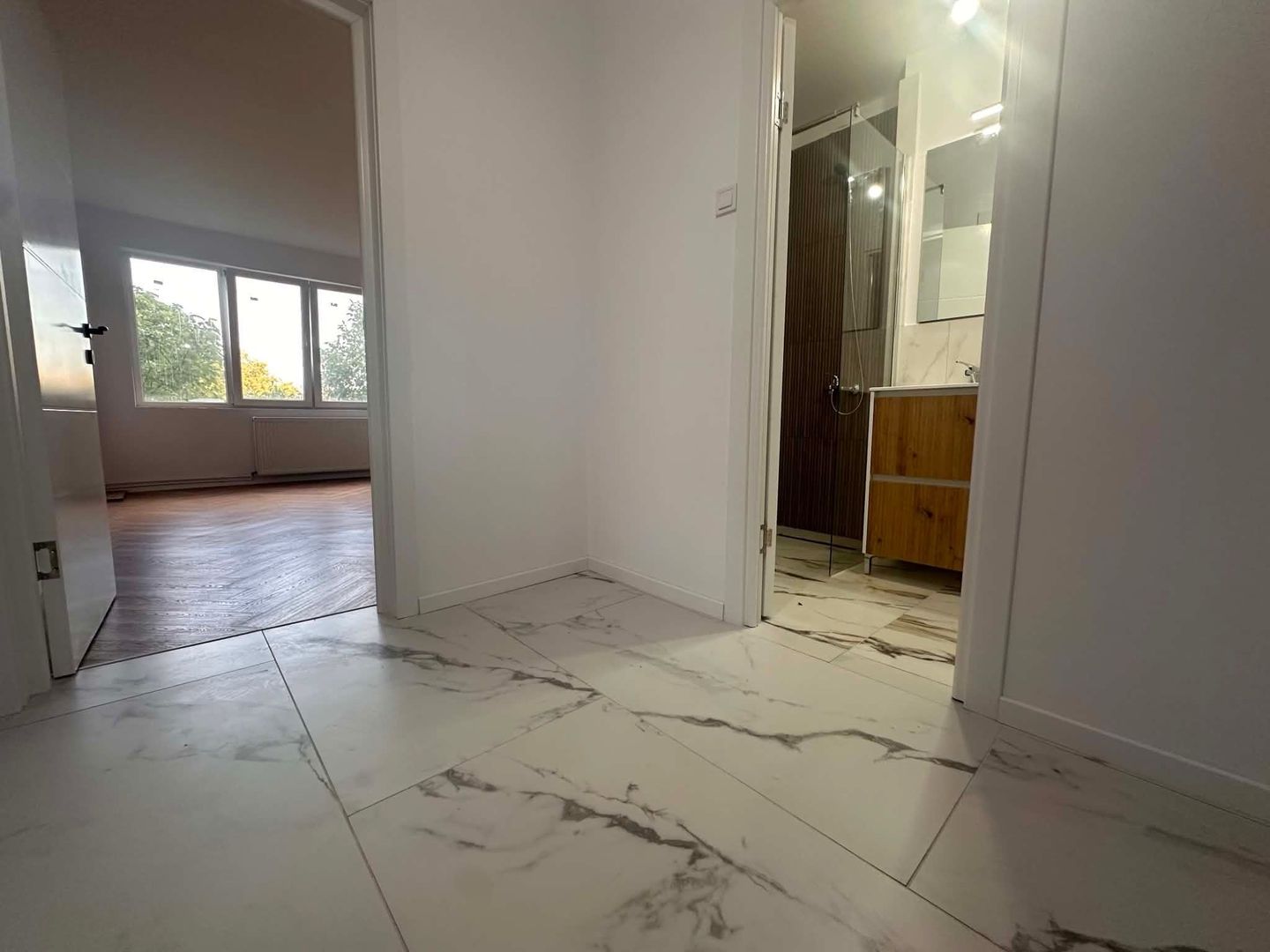 Circumvalatiunii | 2 Camere | Decomandat | Etaj intermediar | Centrala Proprie - Poză 3