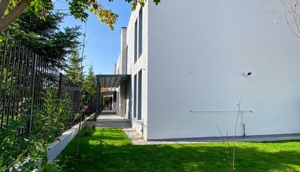 Maya Pipera Residence