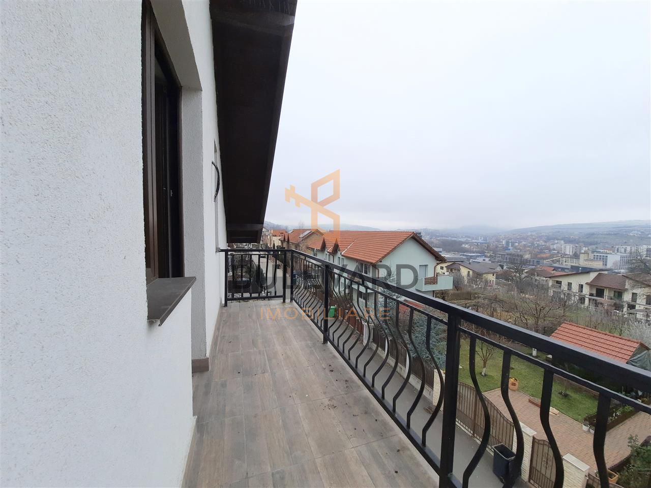 Apartament 4 camere la vila in Gruia! - Poză 1