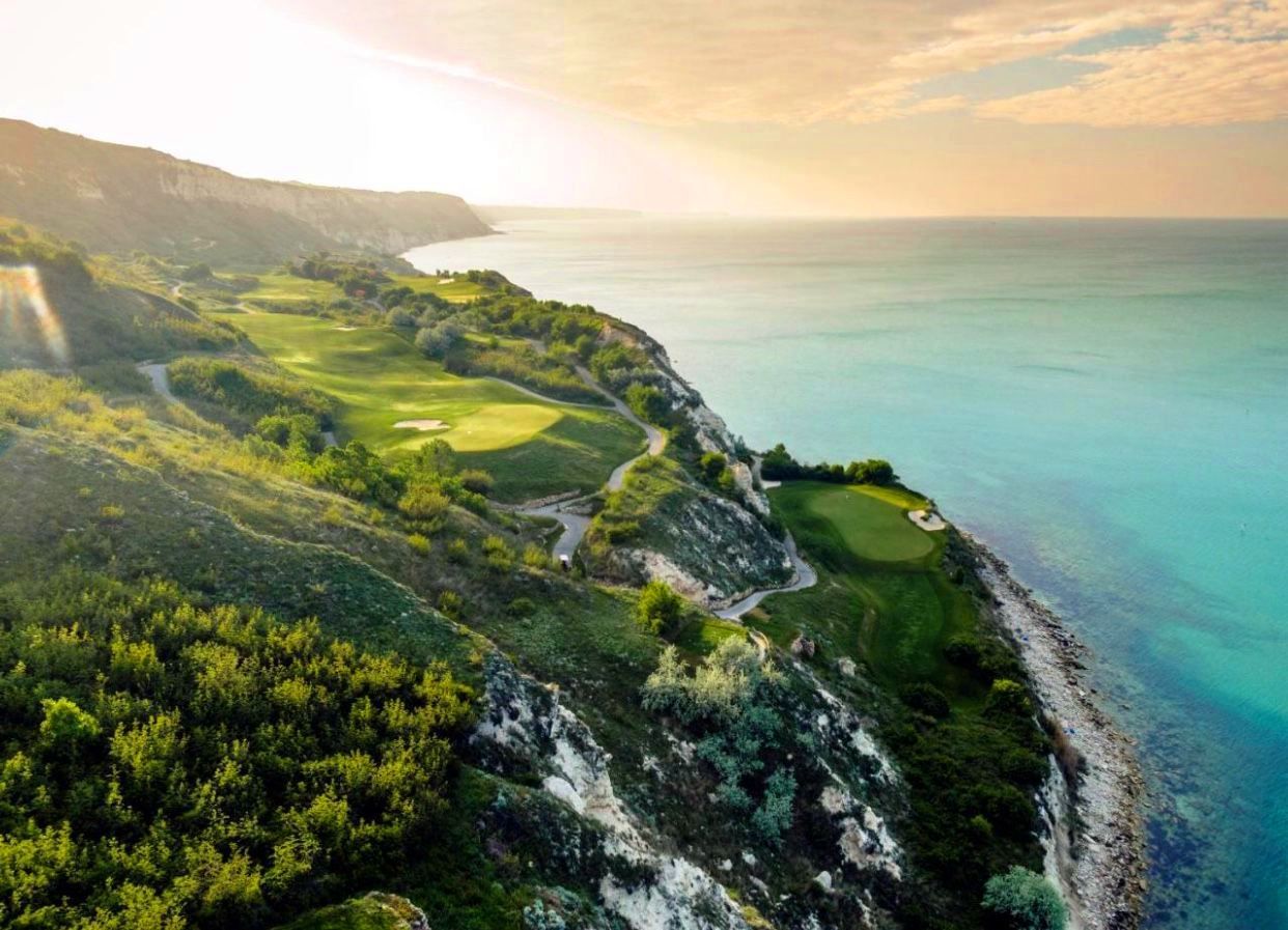 Apartamente cu 2 si 3 camere ideal investitie cu vedere superba langa Balcic - Poză 3