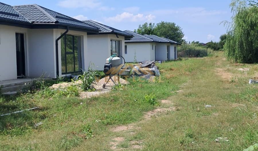 Casă individuală de vânzare – Confort, eficiență și curte proprie - Poză 8