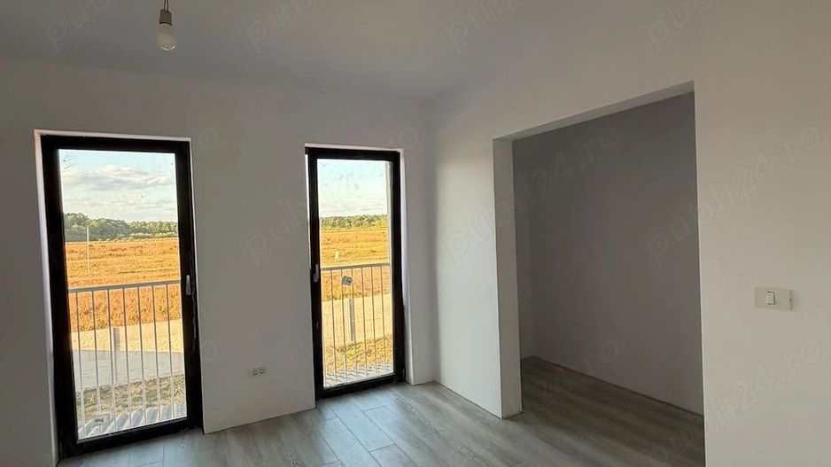 Duplex 81 mp cu 4 camere in Mosnita Veche - Poză 1