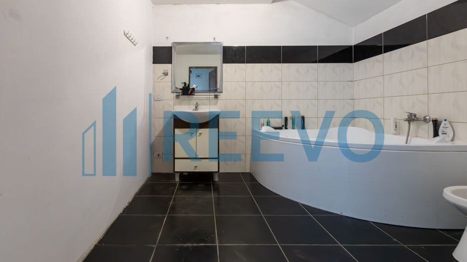 Proprietate cu casa si spatiu comercial+teren 4060 mp Bahna - Poză 18