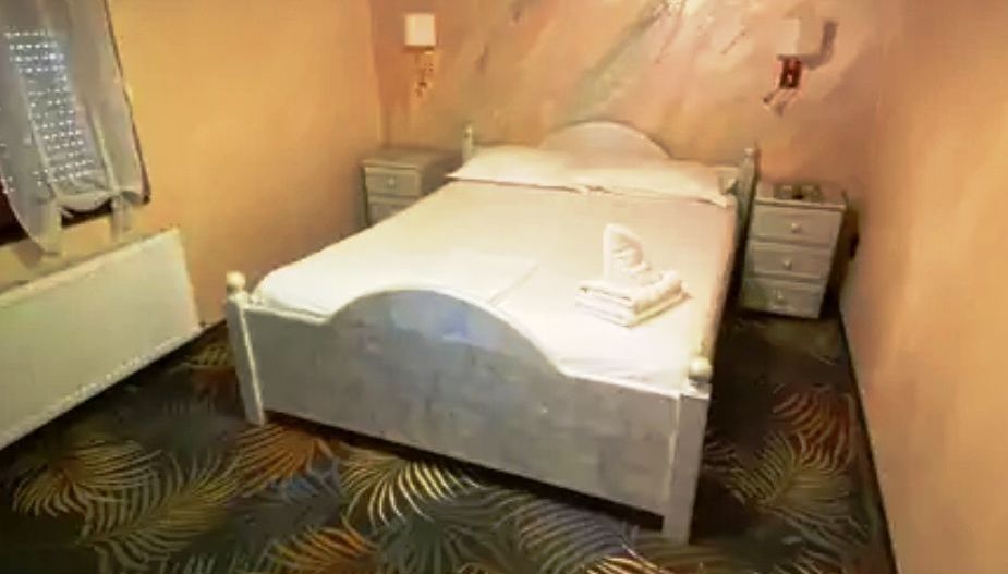 Pensiune cu 18 camere in centrul Brasovului - Poză 9